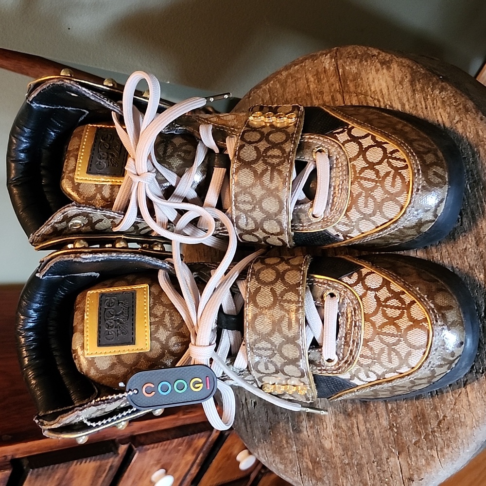 COOGI Sneakers